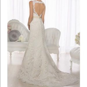 Wedding Dress- Essense of Australia style D1695